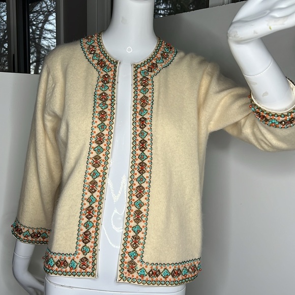 Elsie Tu Hong Kong Sz M Soft Wool Beaded Fully Lined Cardigan Sweater with Belt - Picture 12 of 14